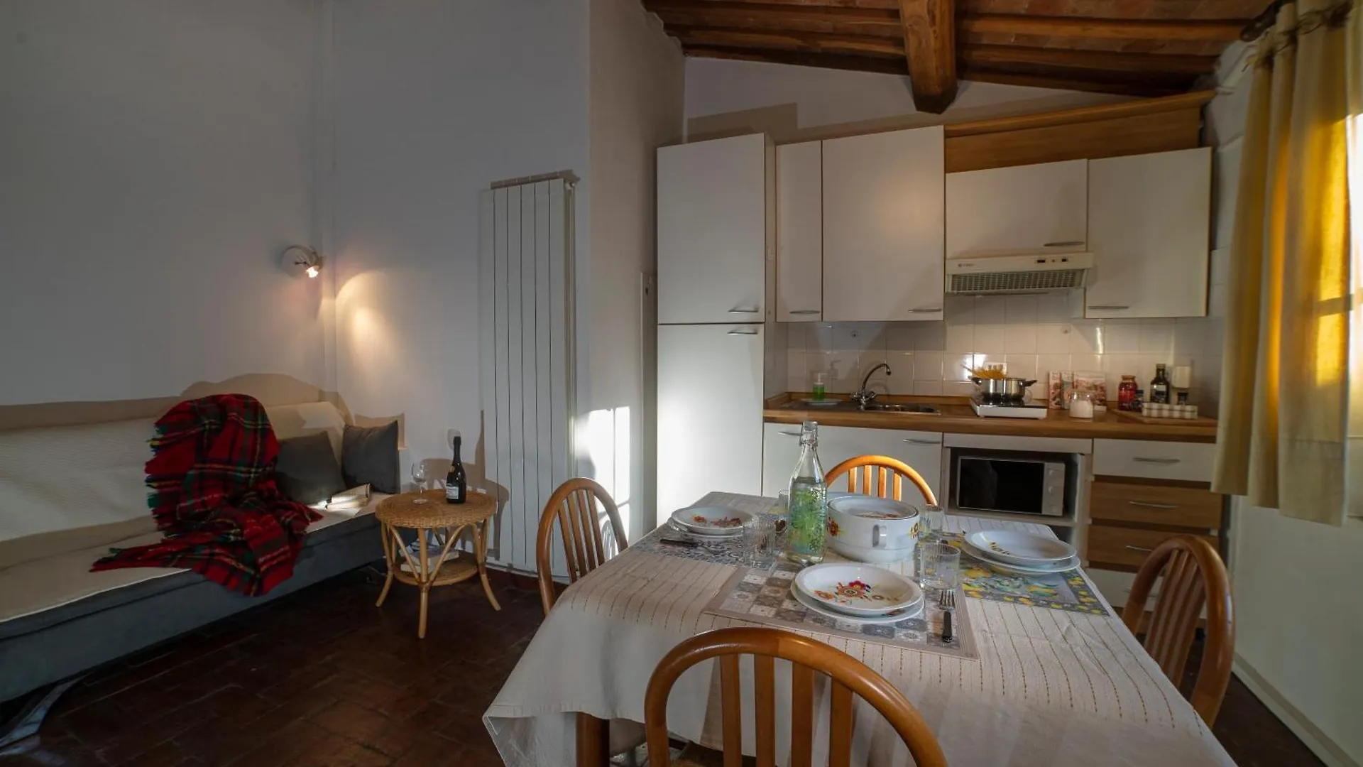 Nido Sui Tetti Di Lucca, Romantico E Centralissimo 0*, Lucca Italy